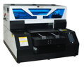 UV tiskárna pro potisk triček, hrnků a dalších předmětů